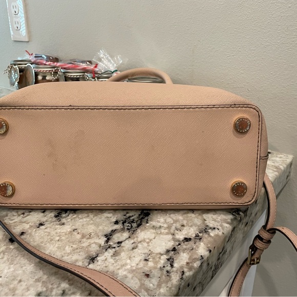 Michael Kors Pink Satchel with Structured Shape and Gold Hardware - Picture 4 of 6